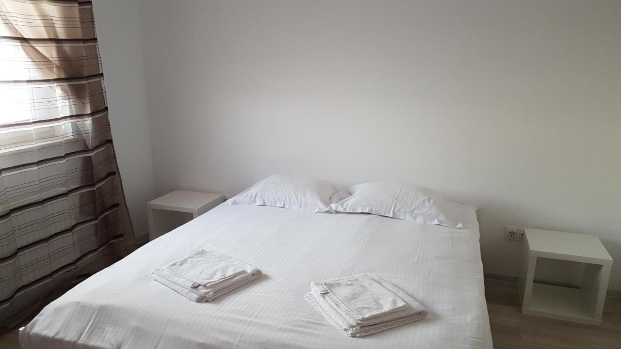 Exquisite Apartament Brasov Bagian luar foto